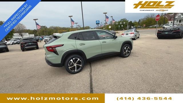 Certified Used 2024 Cacti Green Chevrolet 1RS image 8