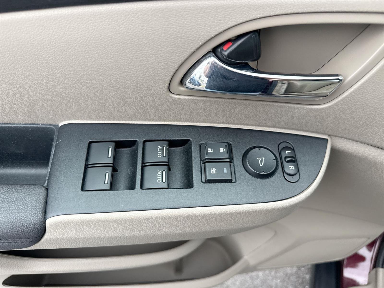 Used 2015  Honda EX-L image 15