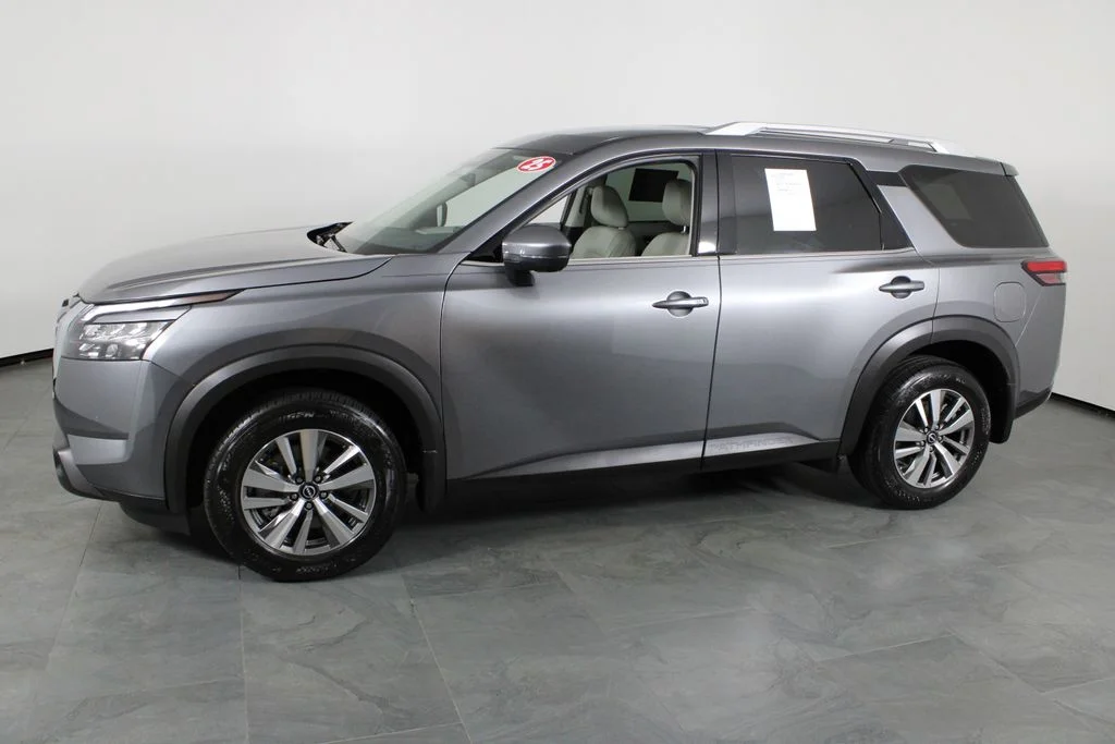2025 Nissan Pathfinder SL - Photo 14