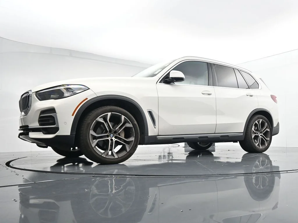Used 2023 White BMW xDrive40i image 19