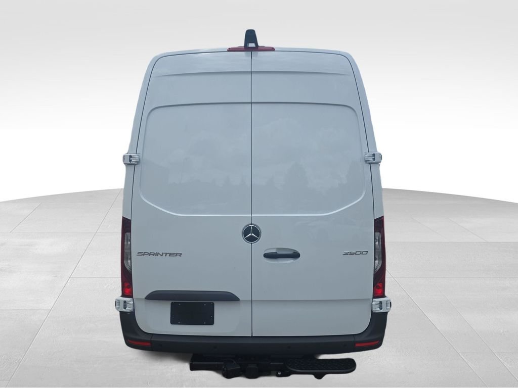 New 2026 Arctic White Mercedes-Benz Cargo 144 WB image 4