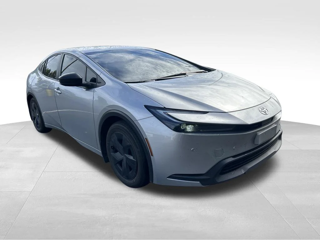 Certified Used 2024  Toyota LE image 7