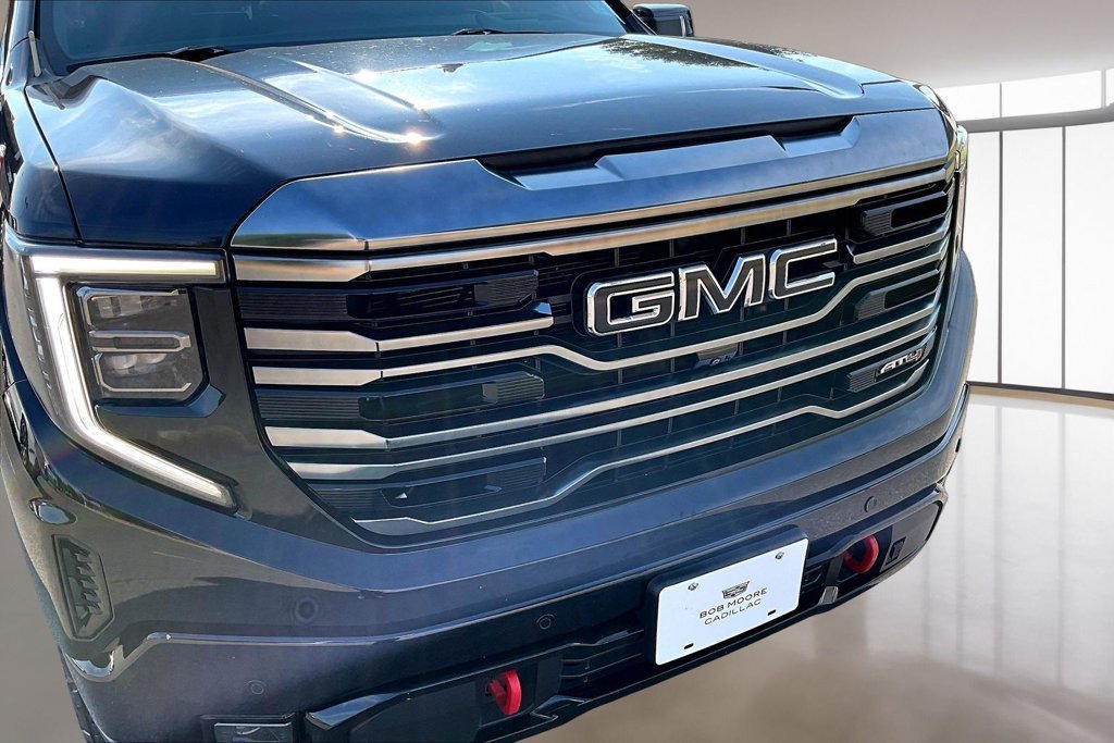 Used 2022 ONYX BLACK GMC AT4 image 31
