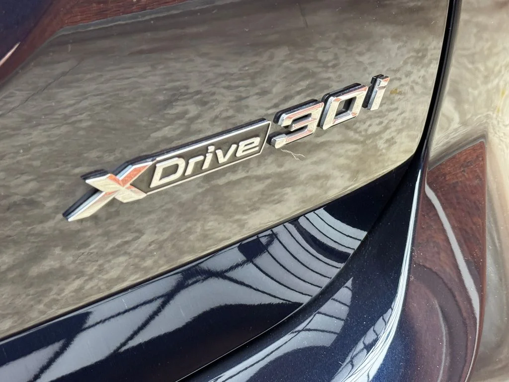 Used 2024 Black BMW xDrive30i image 5
