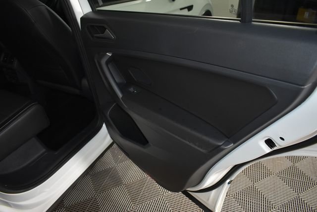 Used 2021 White Volkswagen 2.0T SE R-Line Black image 23