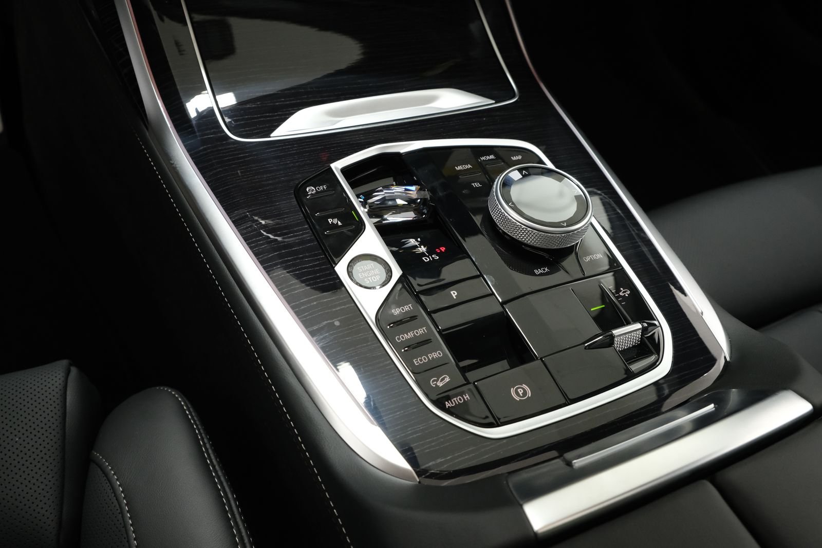 New 2027 Black Sapphire Metallic BMW M60i image 22