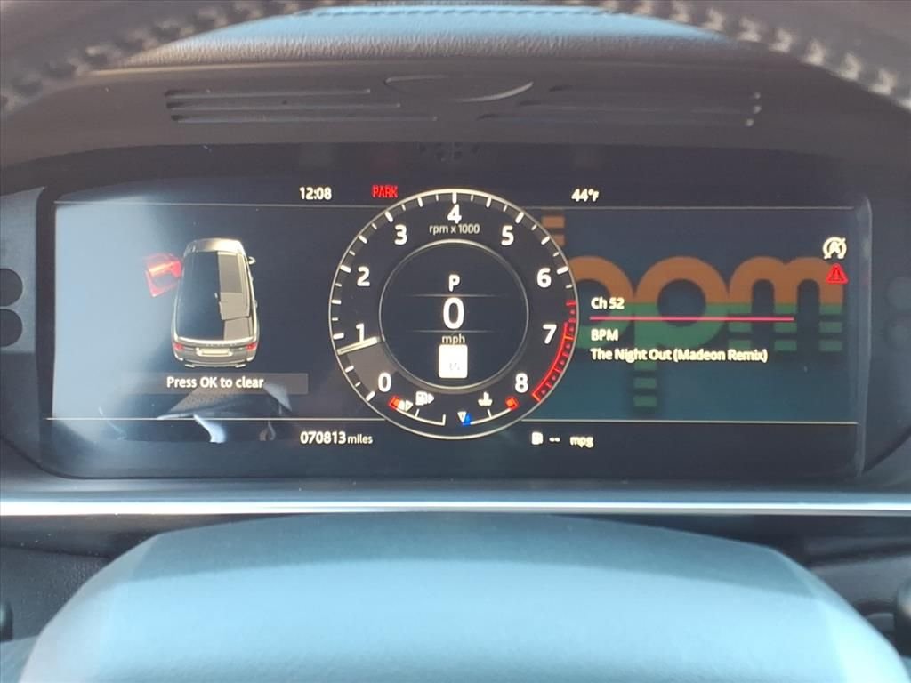 Used 2020 Santorini Black Metallic Land Rover SE image 17