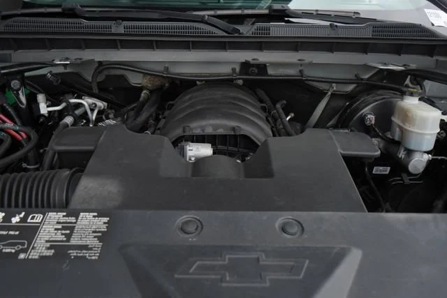Used 2018 SILVER ICE METALLIC Chevrolet LT image 32