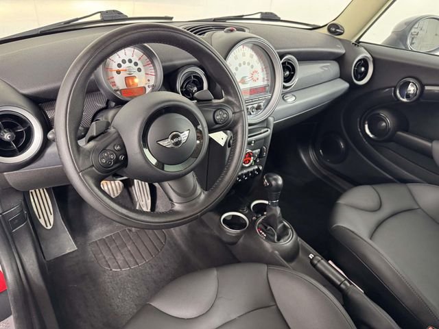 Used 2011 Chili Red MINI Base image 5
