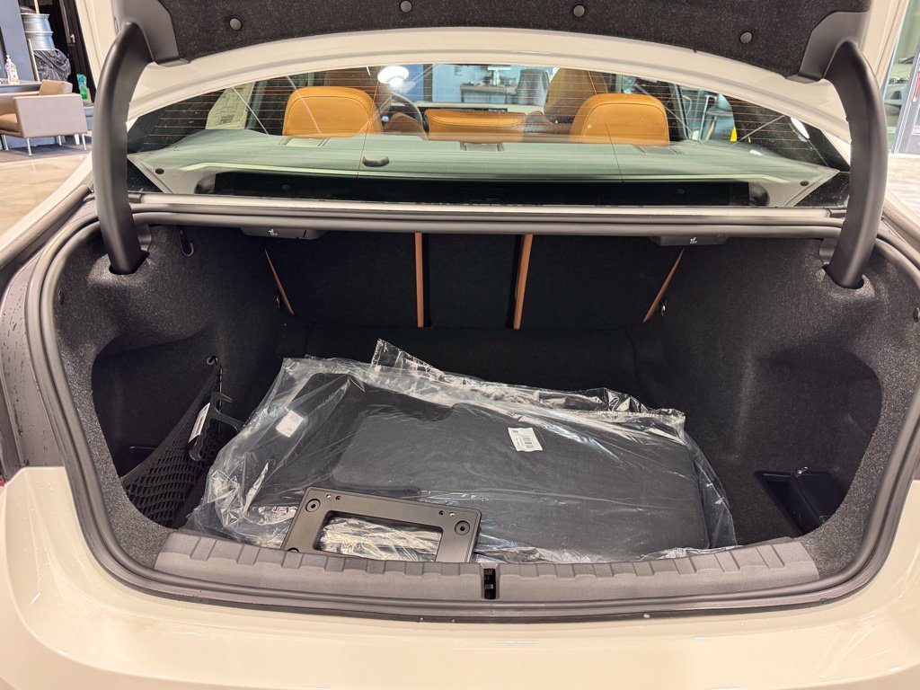 2026 BMW 3 Series 330i - Photo 23