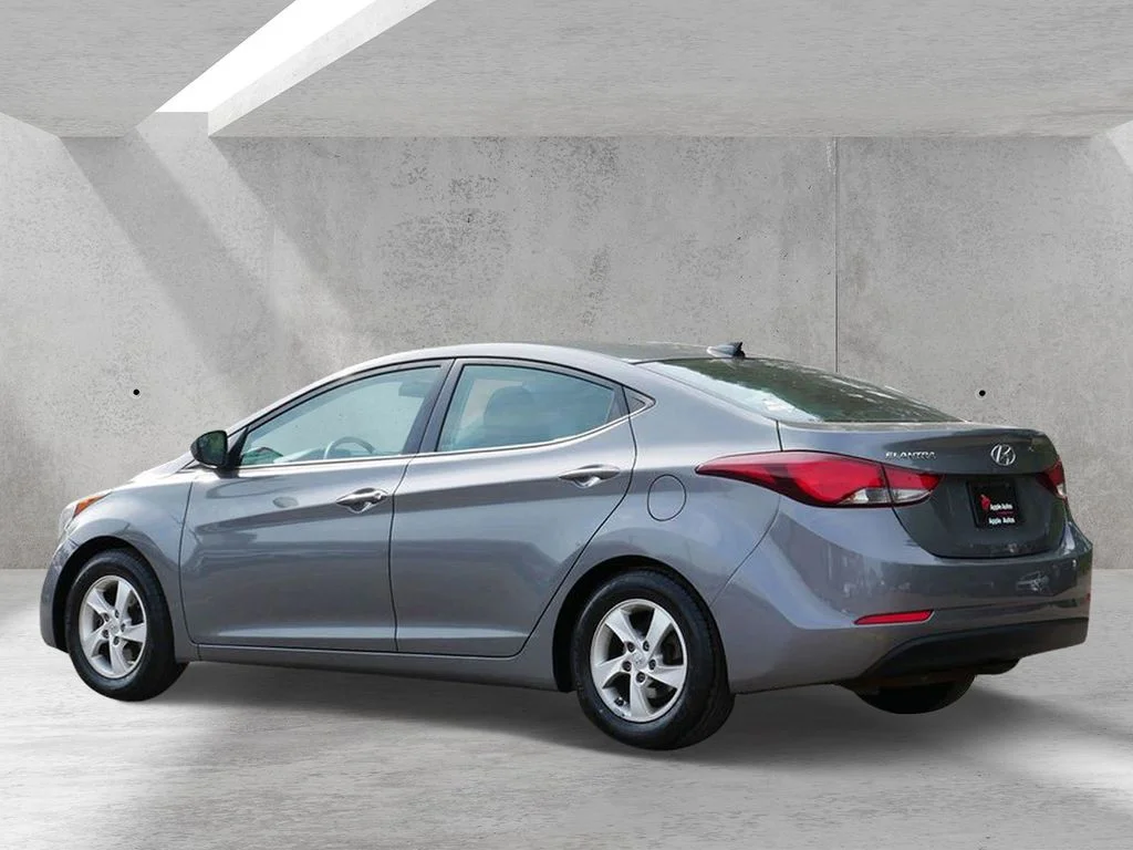 Used 2014 Gray Hyundai SE image 4