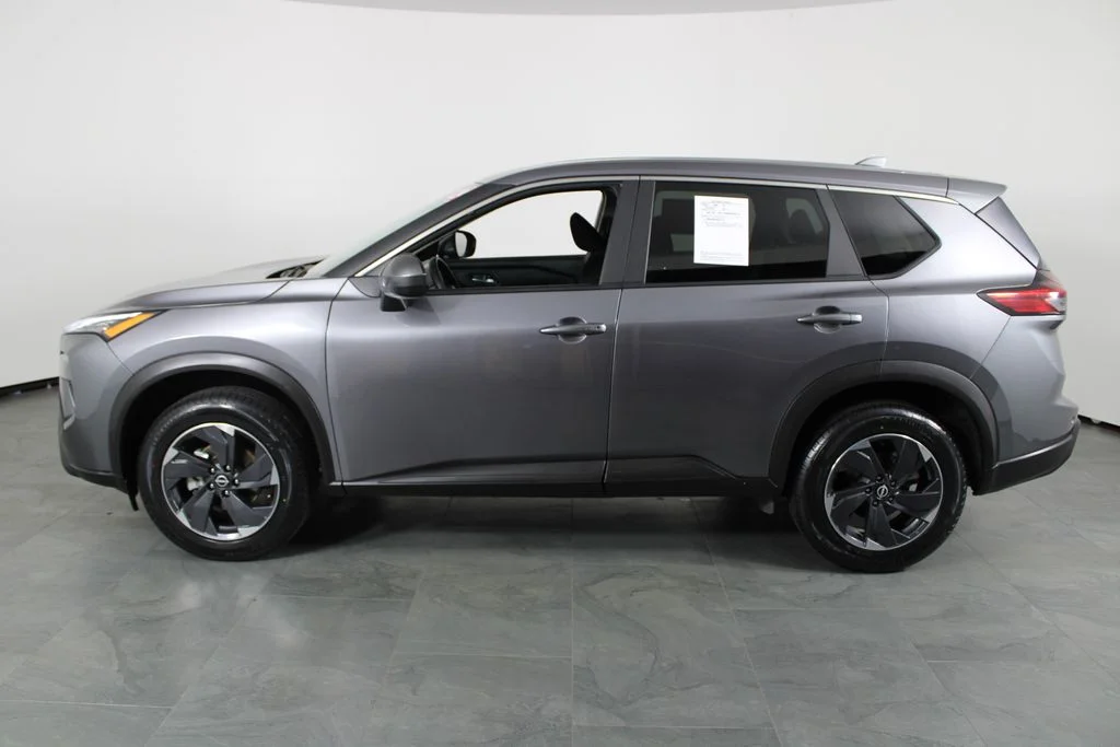 2024 Nissan Rogue SV - Photo 12