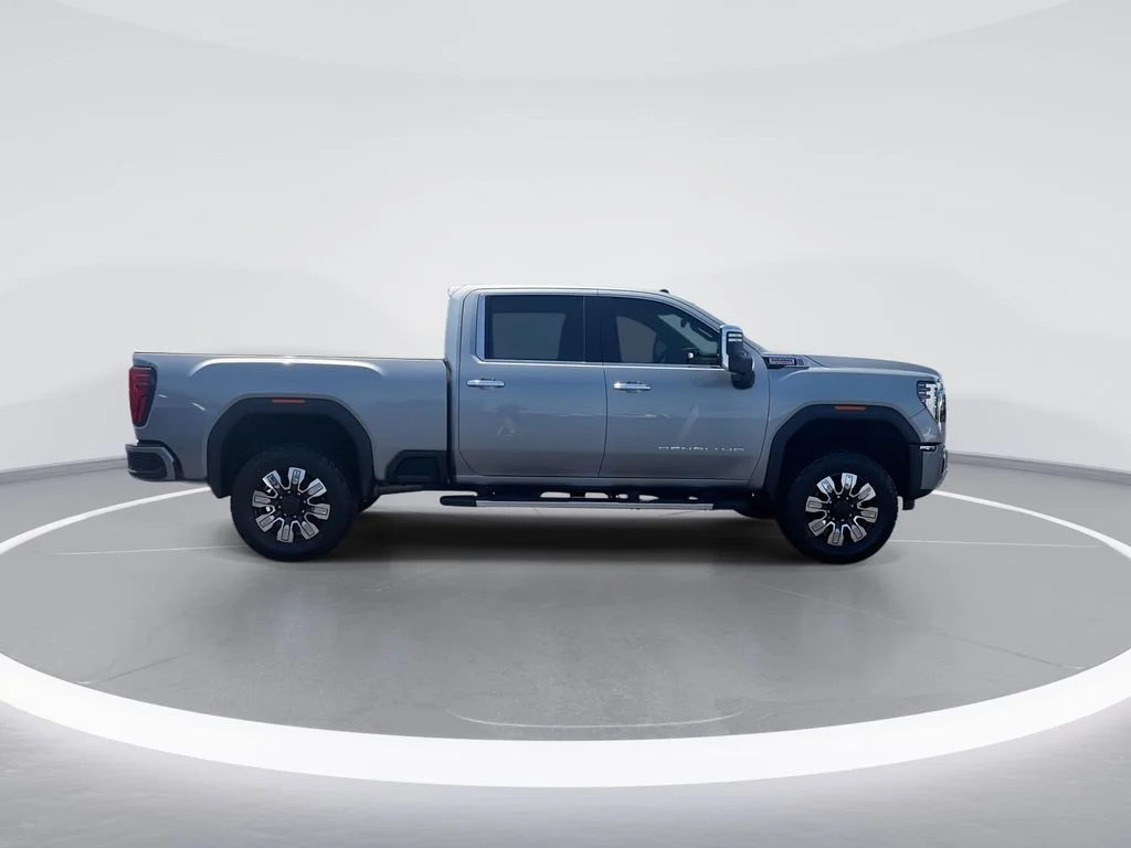Used 2024 Silver GMC Denali image 9
