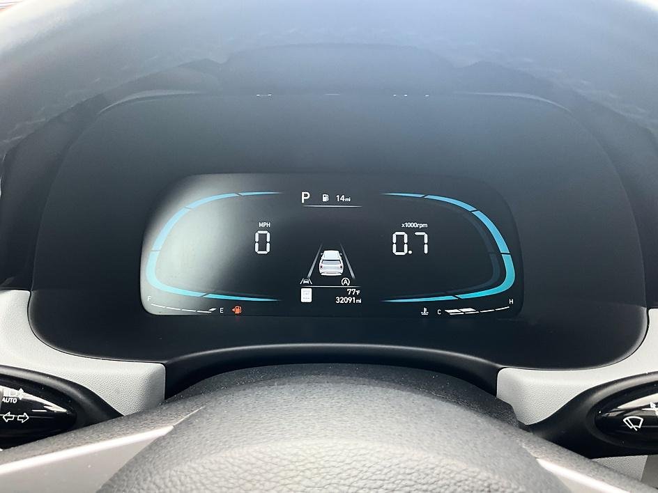 Used 2023 White Hyundai SEL image 19