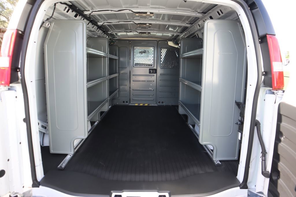 2025 GMC Savana Cargo Work Van - Photo 7