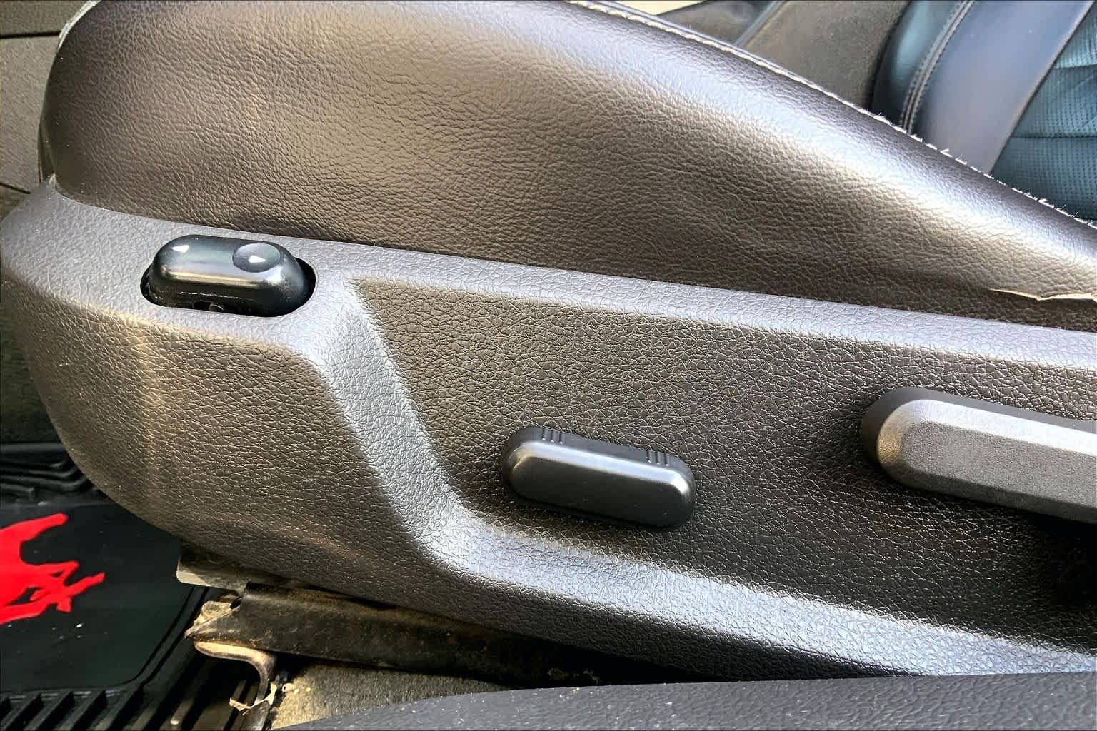 Used 2014 Sterling Gray Metallic Ford V6 Premium image 30