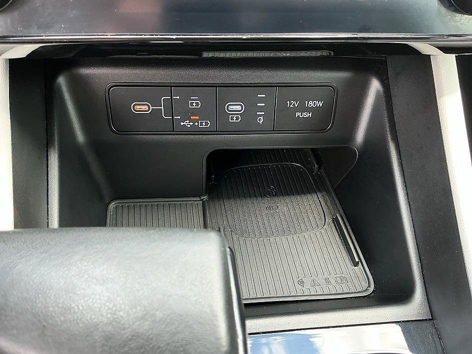 Used 2025 Serenity White Pearl Hyundai SEL Convenience image 20
