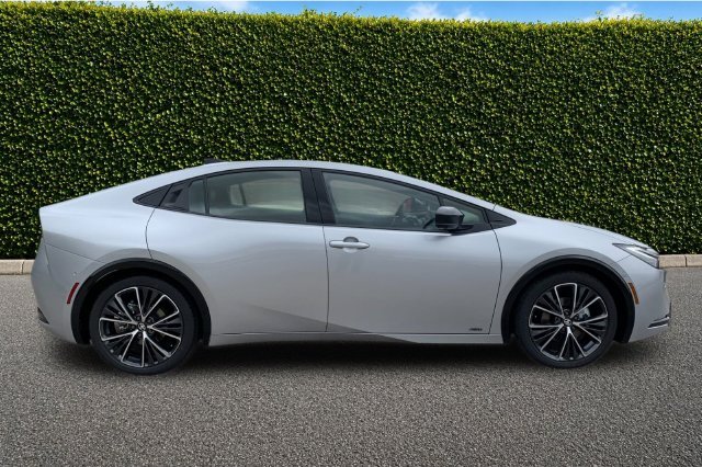 New 2027 Cutting Edge Toyota Limited AWD image 3