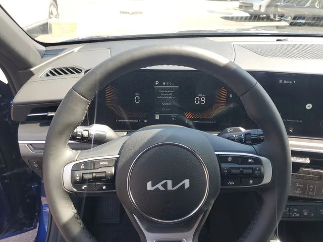 2025 Kia K5 GT-Line - Photo 12