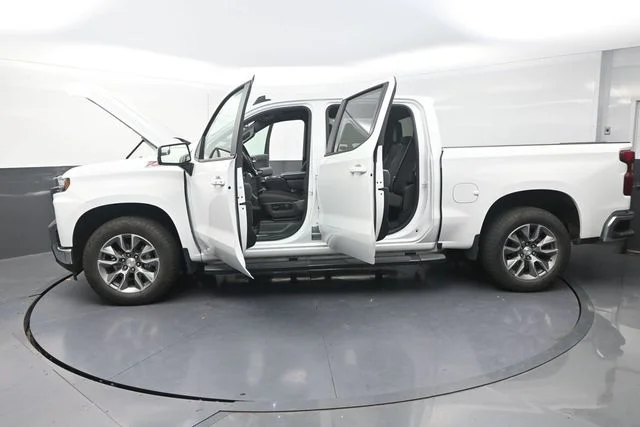 Used 2022 White Chevrolet LT image 42