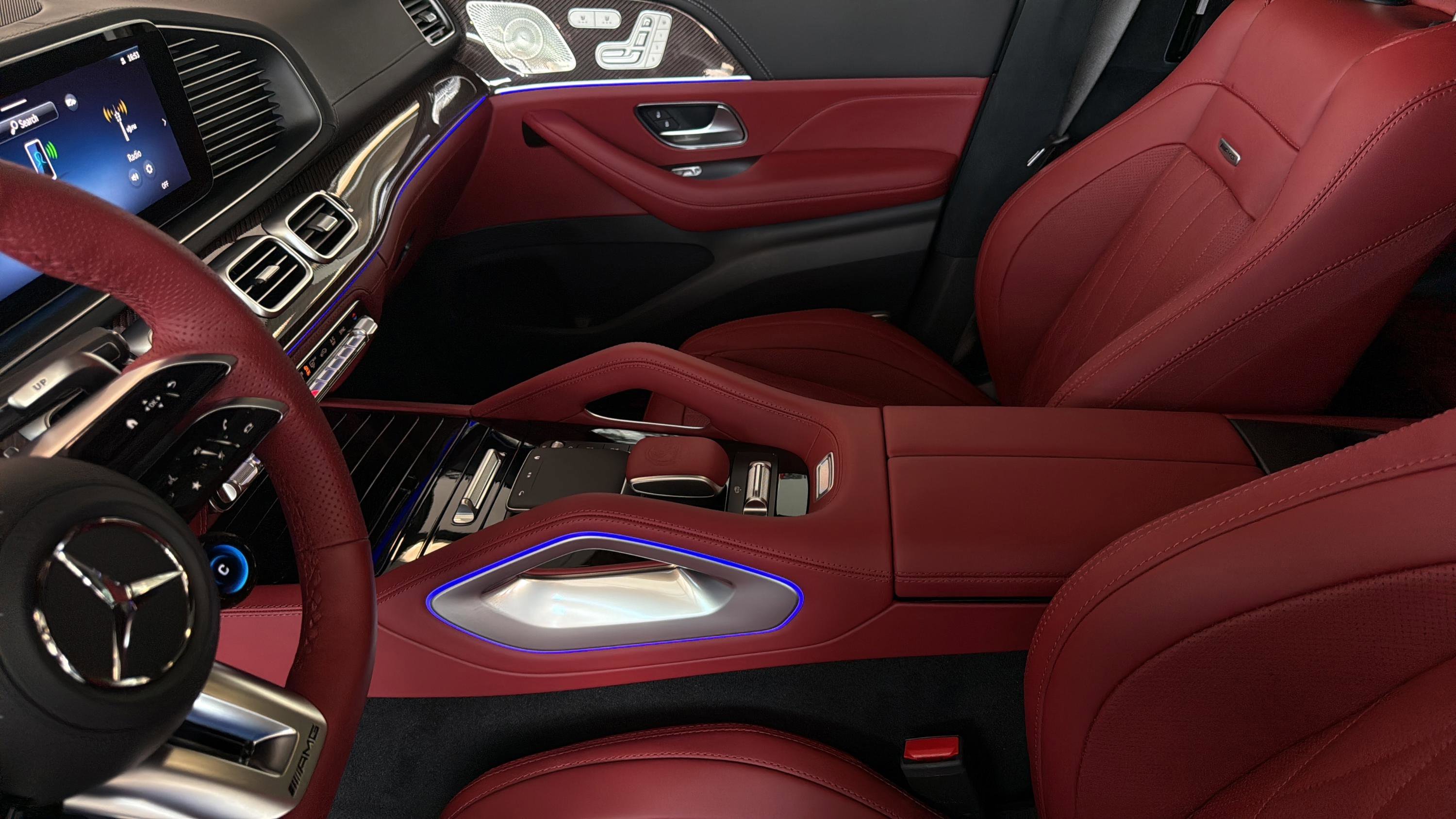 New 2026 MANUFAKTUR Signature Cirrus Silver Magno Mercedes-Benz AMG® GLS 63 image 52