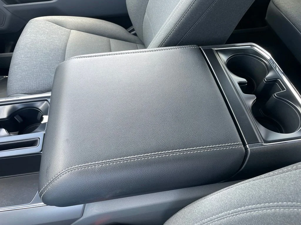 Used 2024 Silver Metallic Ford XLT image 43