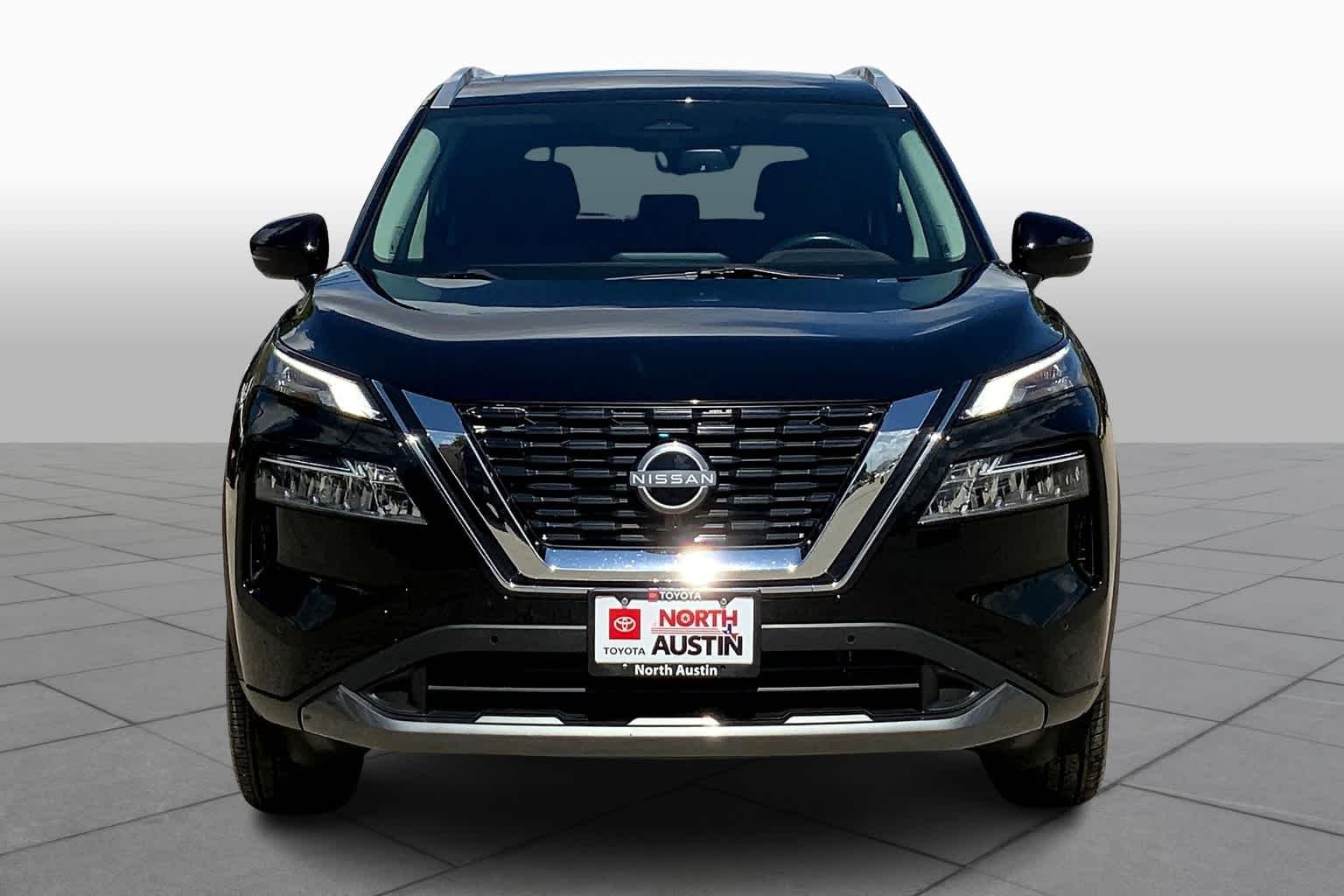 Used 2023 Super Black Nissan SL image 4