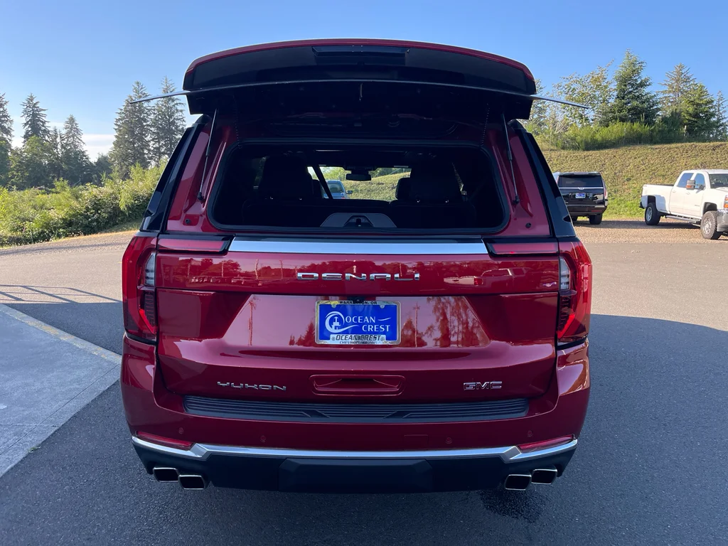 2025 GMC Yukon XL Denali - Photo 9