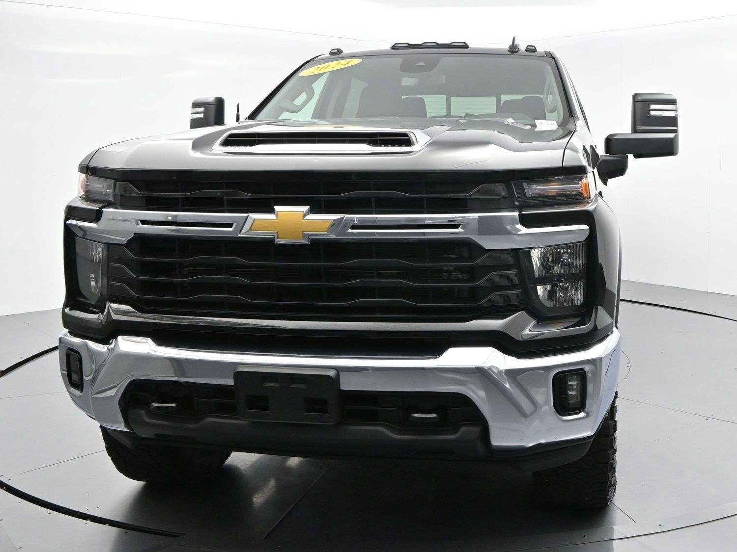 Used 2024 Black Chevrolet LT image 3