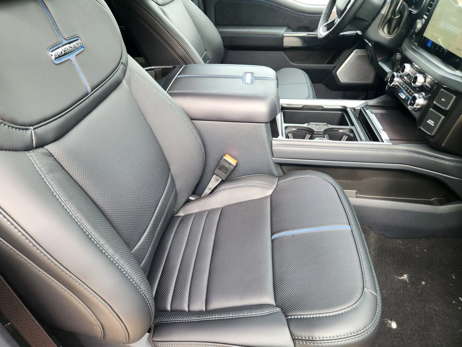New 2026 Glacier Gray Metallic Tri-Coat Ford F-250® Platinum® image 10