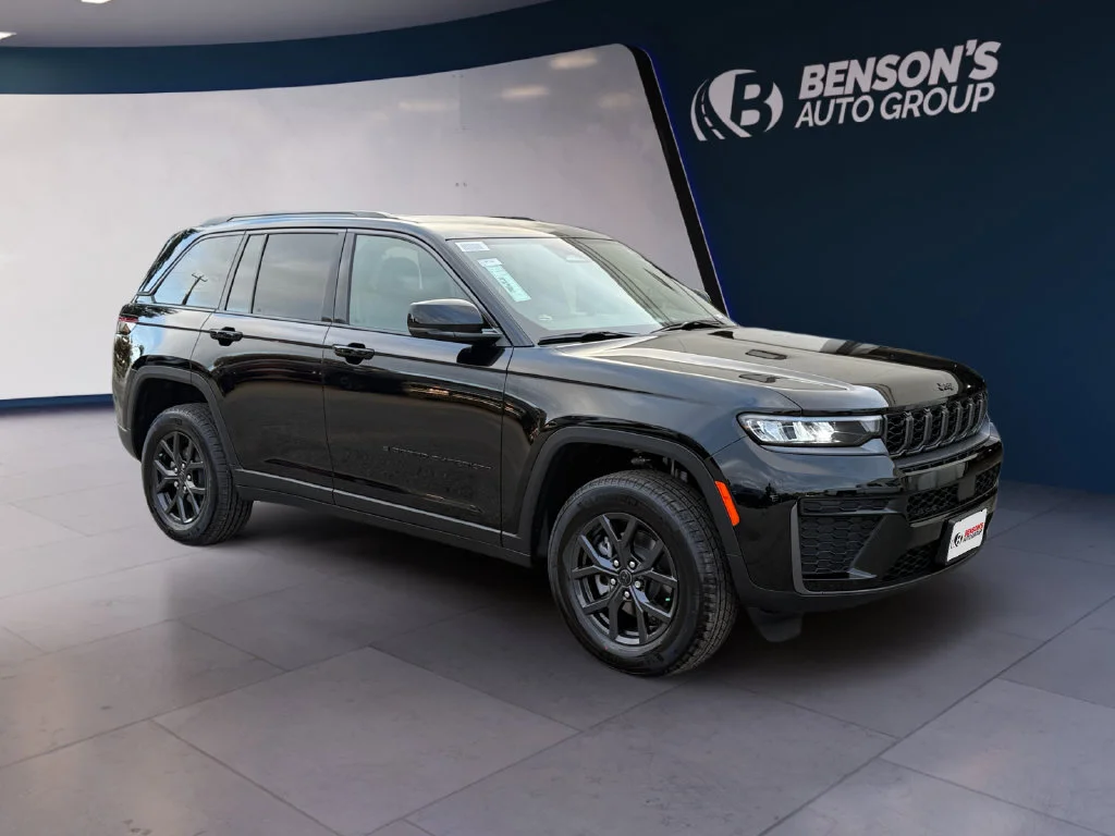 New 2027 Black Jeep Laredo Altitude image 7