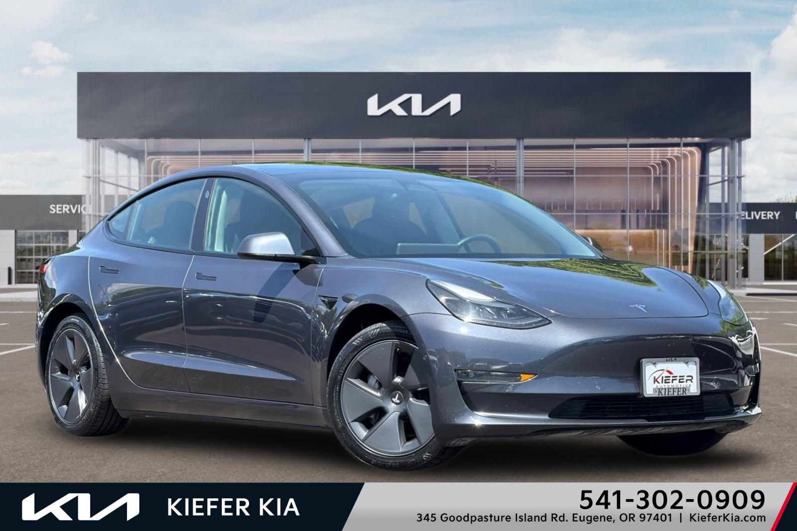 2021 Tesla Model 3 Standard Range Plus's photo