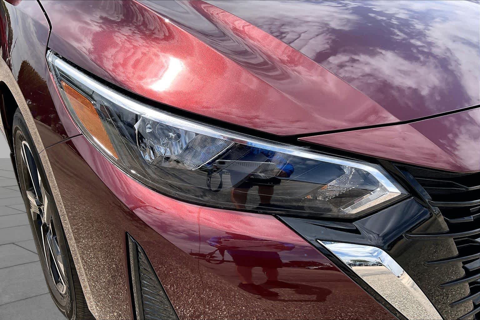 Used 2025 Rosewood Metallic Nissan SV image 26