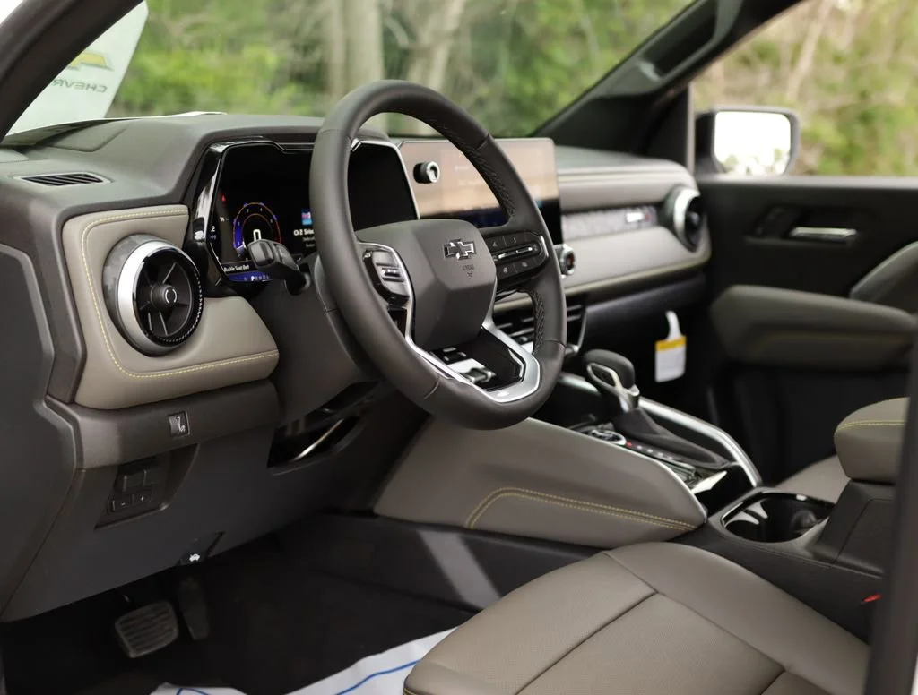 New 2026 Summit White Chevrolet ZR2 image 9