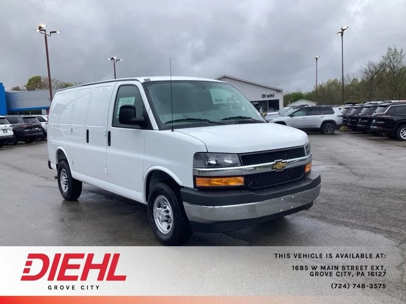 2026 Chevrolet Express 2500 Work Van HD's photo