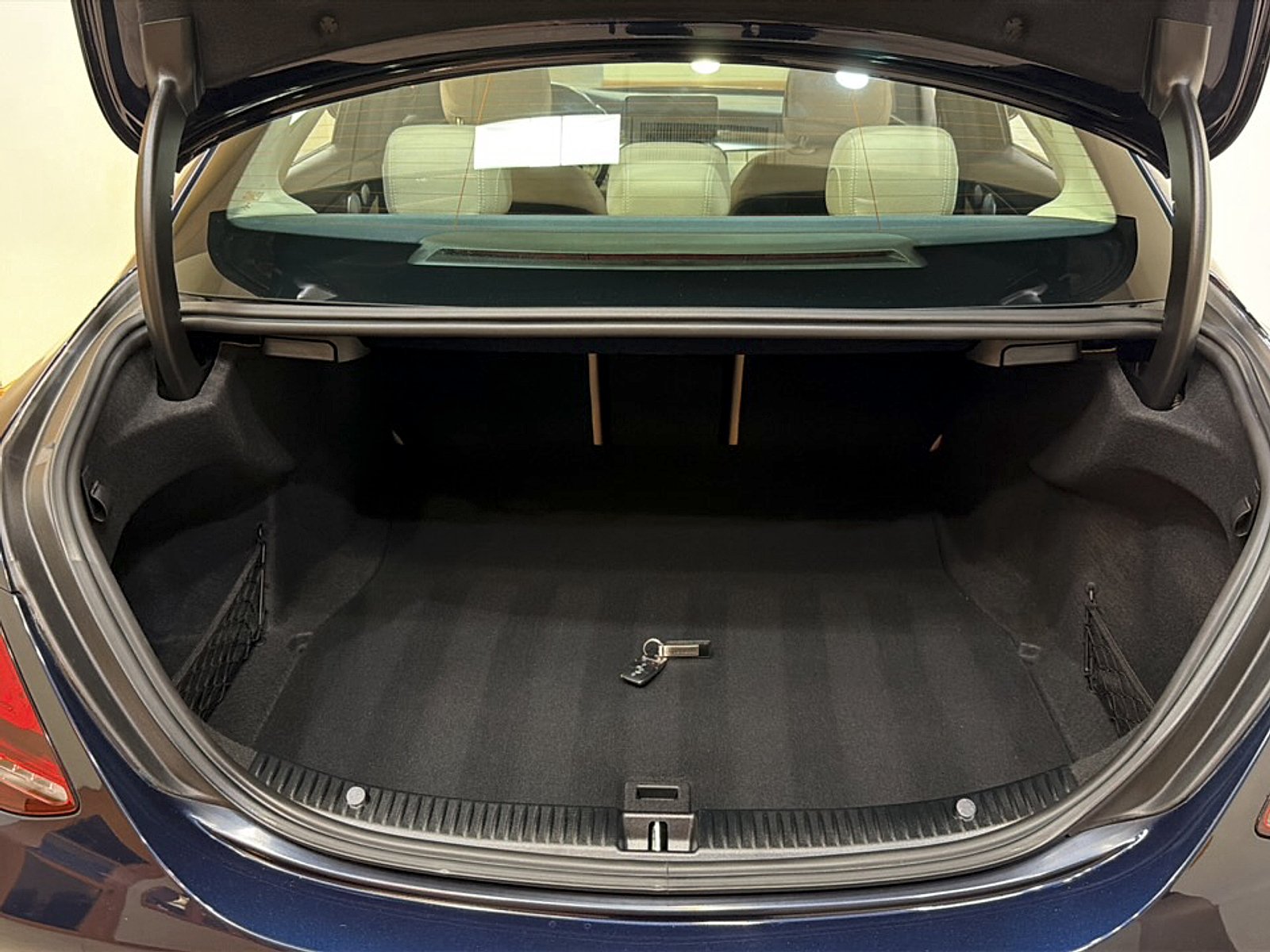 Used 2021 Lunar Blue Metallic Mercedes-Benz 4MATIC® Sedan image 28