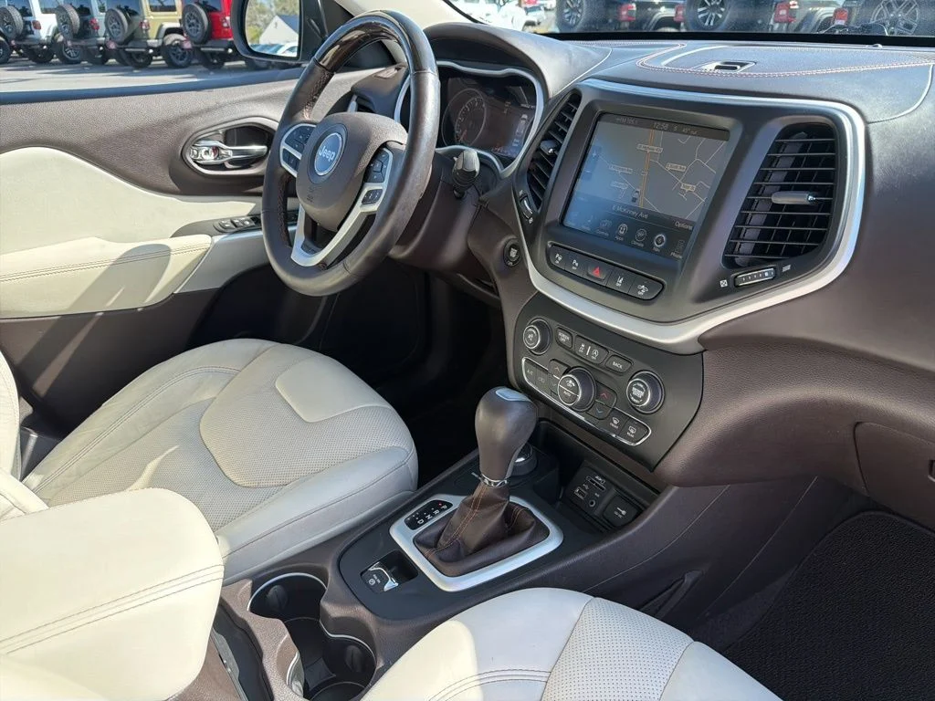 Used 2018 White Jeep Overland image 30