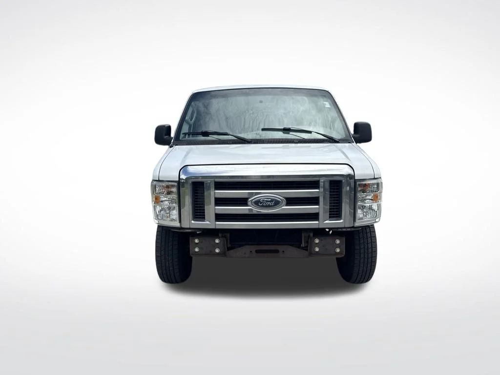 Used 2008  Ford Commercial image 3