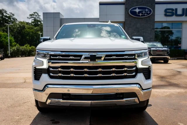 Used 2024 Summit White Chevrolet LTZ image 12