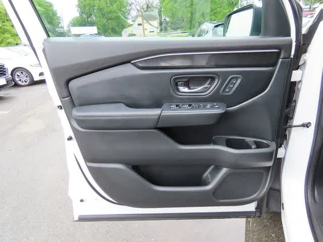 2023 Honda Pilot Elite - Photo 19