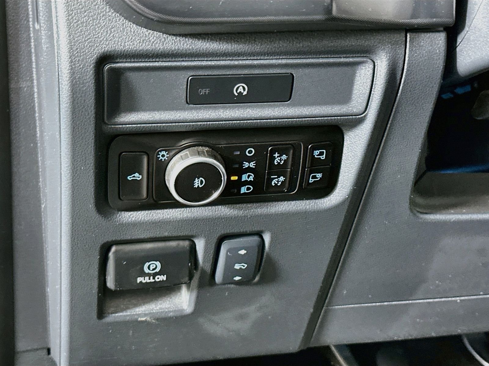 Used 2025 White Ford Tremor image 10