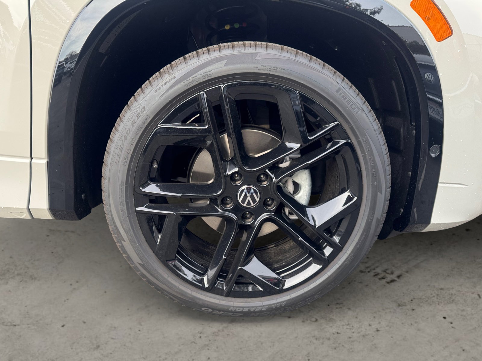 New 2026 White Volkswagen SE R-Line Black image 14