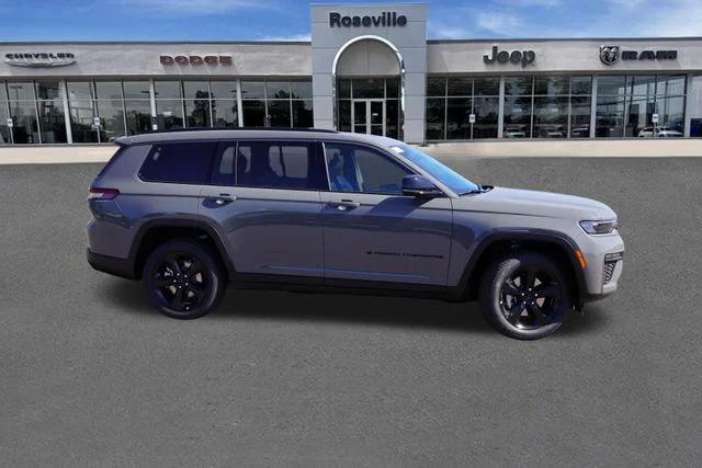 New 2027 Sting-Gray Clear-Coat Paint Jeep Limited image 2