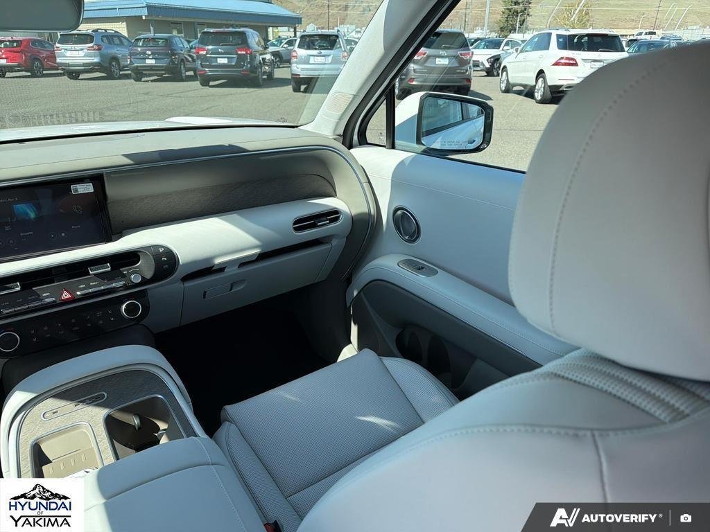 New 2026 Creamy White Pearl Hyundai SEL Premium AWD image 25
