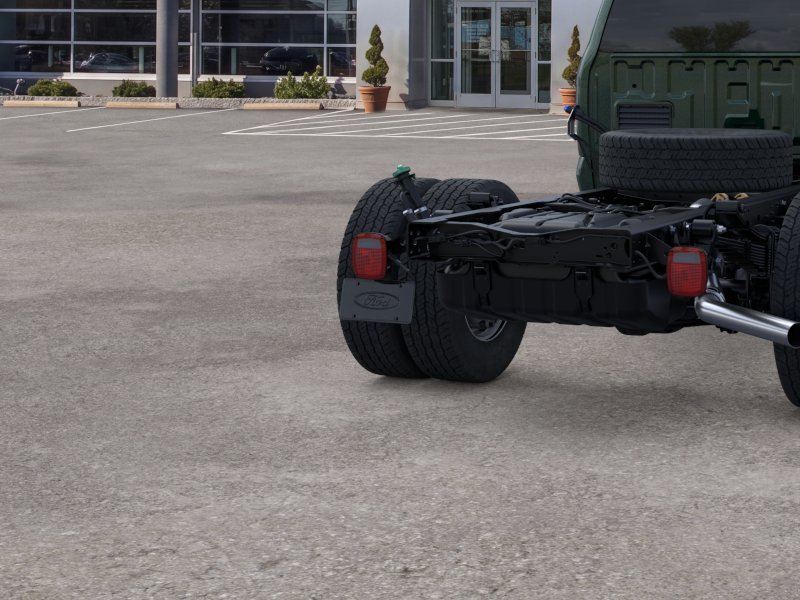 2025 Ford F-600 Super Duty Chassis Cab XL - Photo 21