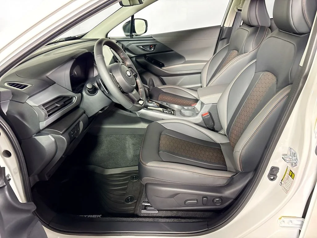 New 2026 CRYSTAL WHITE PEARL Subaru Limited image 11