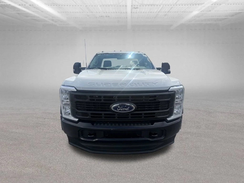 New 2026 Oxford White Ford F-550® XL image 10