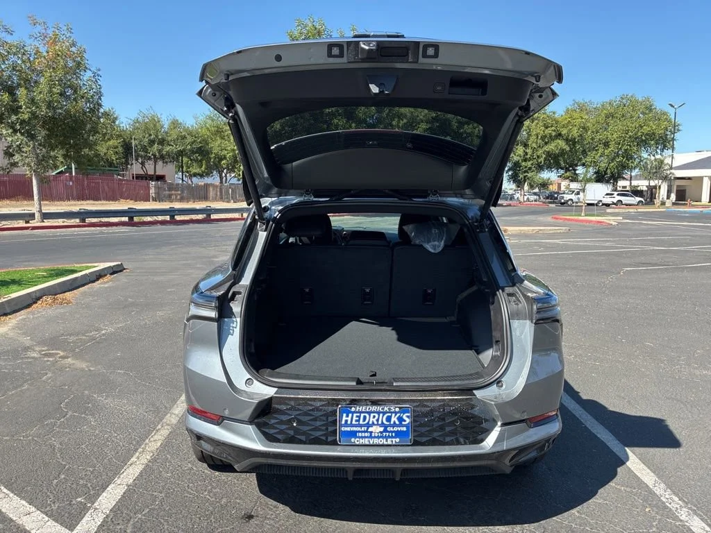 2025 Chevrolet Equinox EV RS - Photo 20
