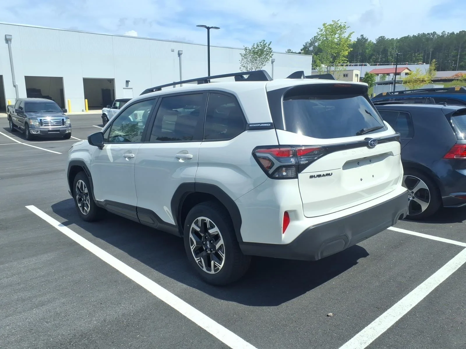 Certified Used 2025 Crystal White Pearl Subaru Premium image 5