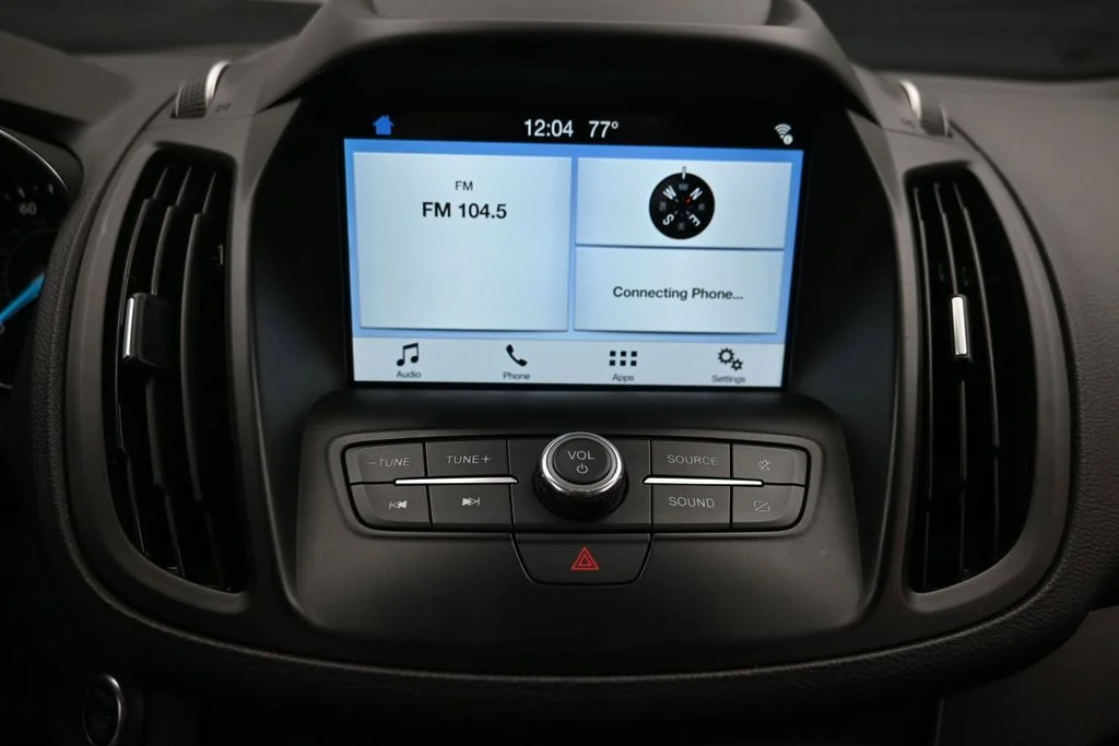 Used 2019 Gray Ford SE image 17